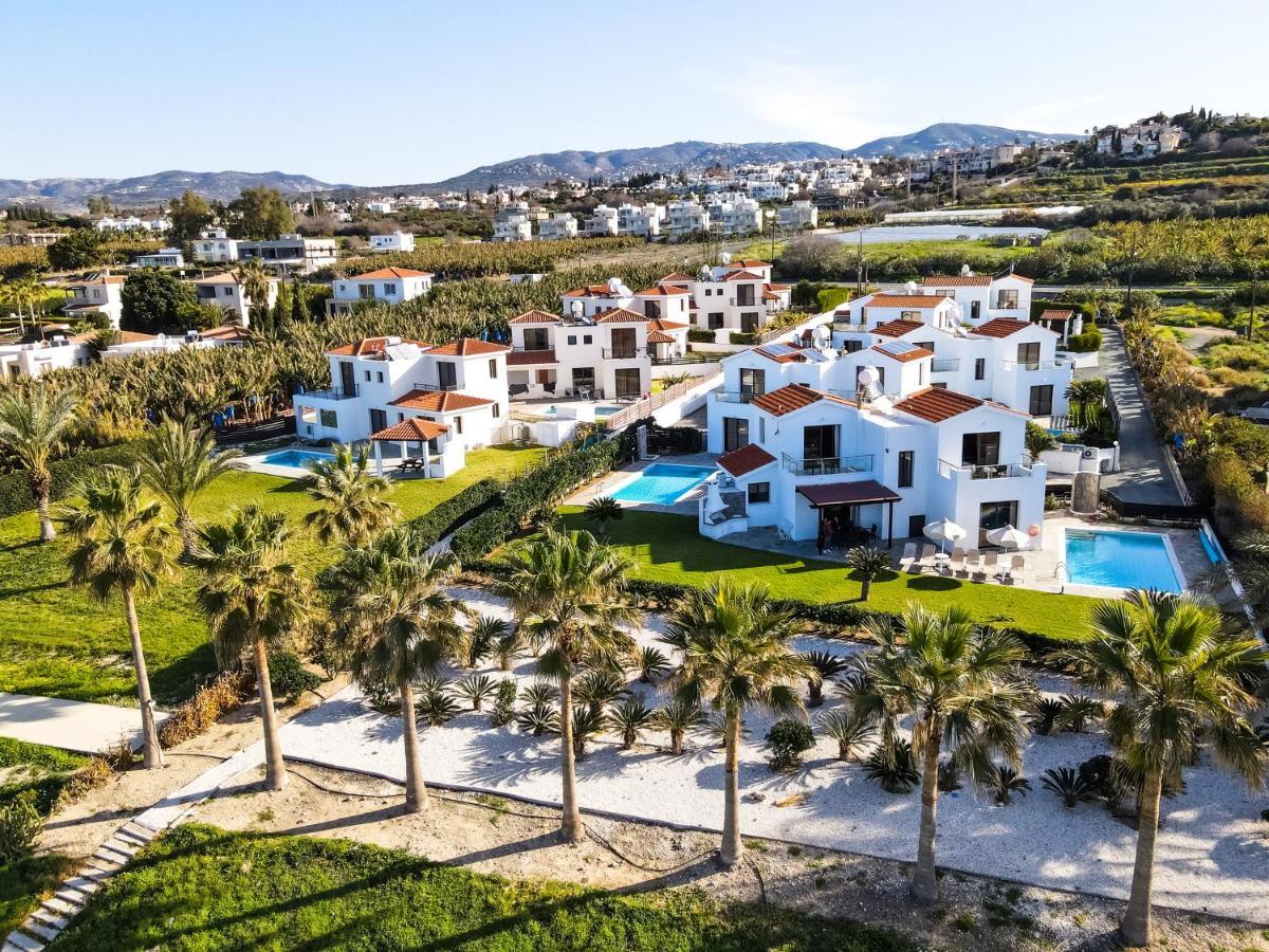 Platzia Beach Villas Paphos Ngoại thất bức ảnh
