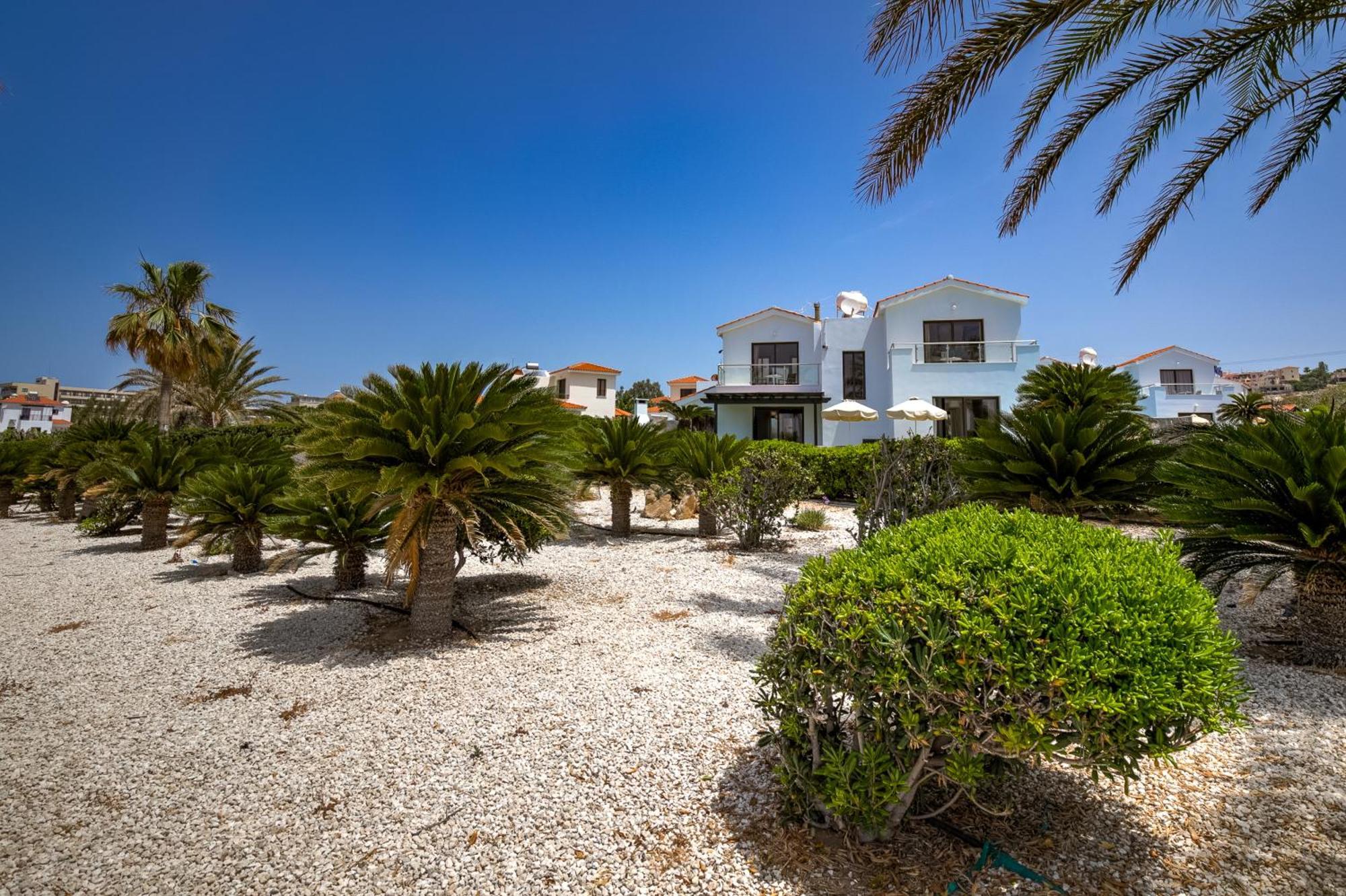Platzia Beach Villas Paphos Ngoại thất bức ảnh