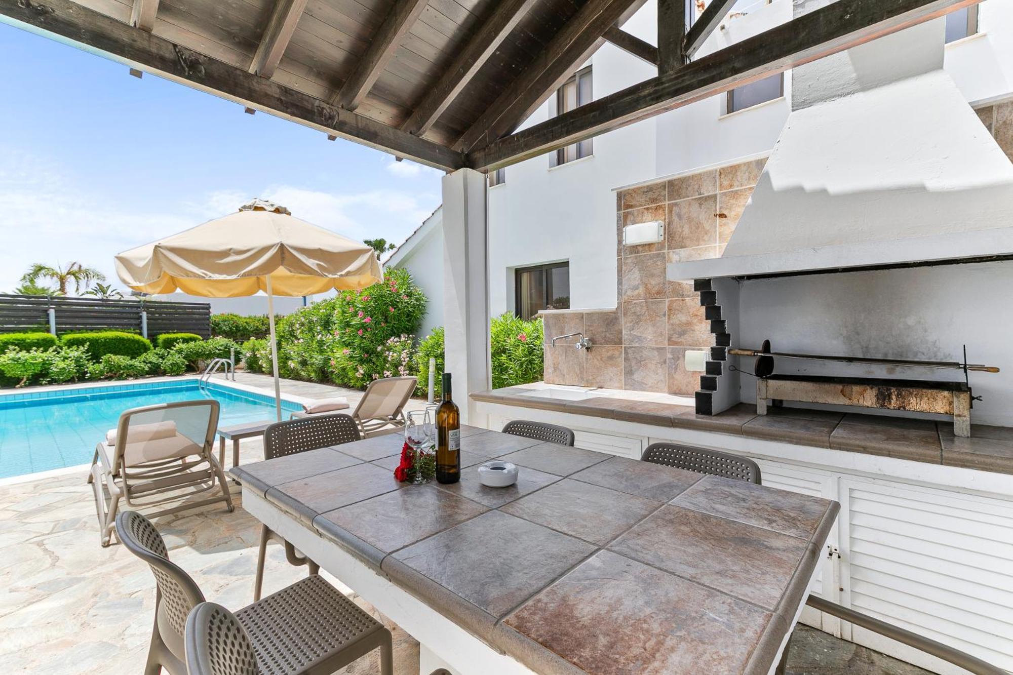 Platzia Beach Villas Paphos Ngoại thất bức ảnh
