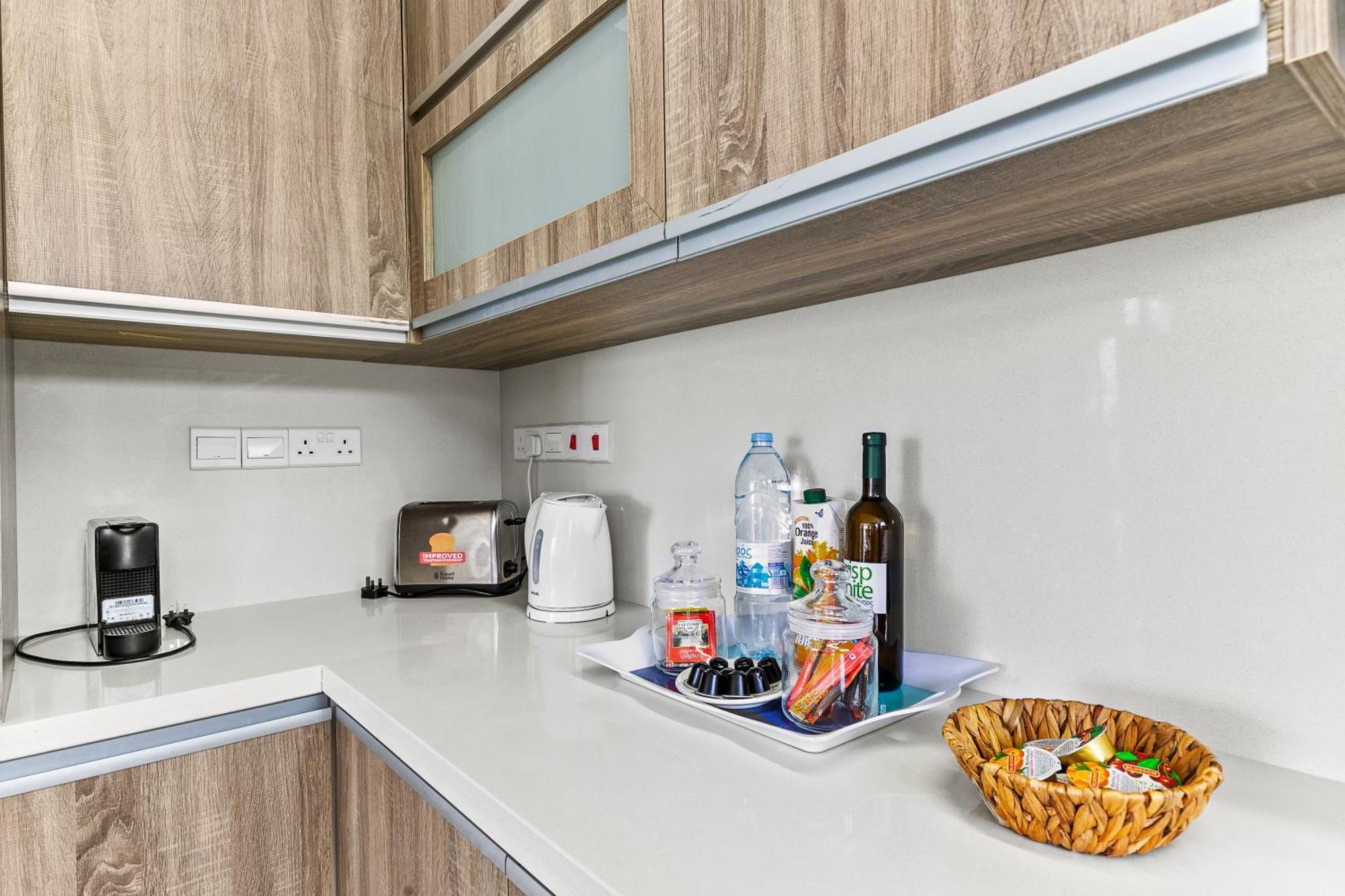 Platzia Beach Villas Paphos Ngoại thất bức ảnh