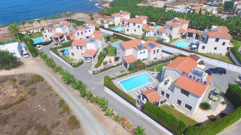 Platzia Beach Villas Paphos Ngoại thất bức ảnh